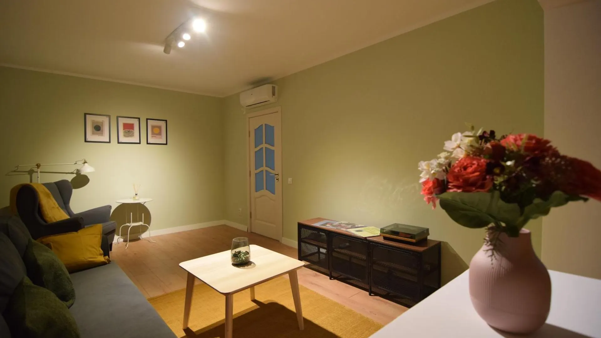 Stylish Apartment With Video Projector Bucharest